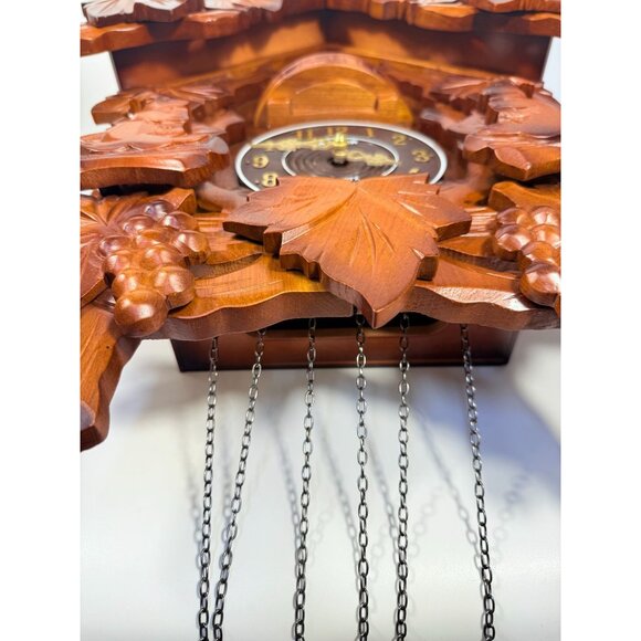 Wall Mounted Cuckoo Clock Kaiser Quartz Squirrel Maple Leaf German Design Musica - Picture 16 of 16